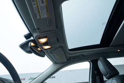 2023 Jeep Cherokee Altitude Lux 4x4