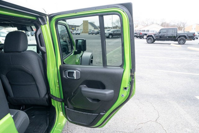 2025 Jeep Wrangler 4-Door Summit 4x4