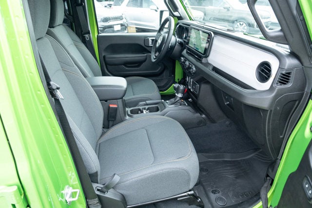 2025 Jeep Wrangler 4-Door Summit 4x4