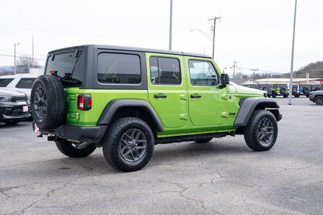 2025 Jeep Wrangler 4-Door Summit 4x4