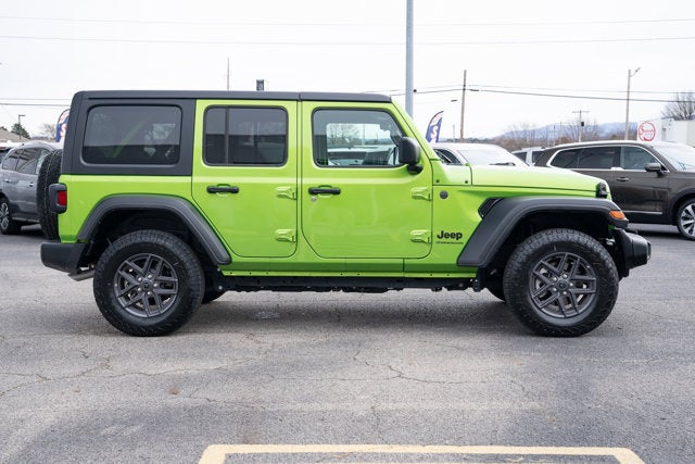 2025 Jeep Wrangler 4-Door Summit 4x4
