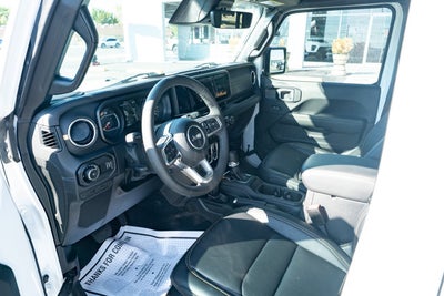 2025 Jeep Wrangler 4-Door Sahara 4x4