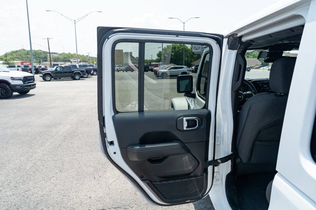 2025 Jeep Wrangler 4-Door Sahara 4x4