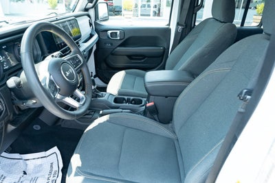 2025 Jeep Wrangler 4-Door Sahara 4x4