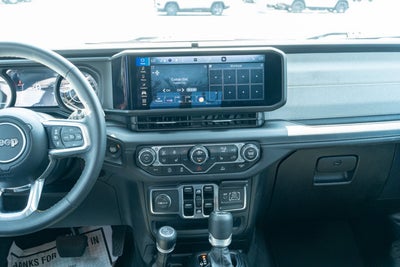 2025 Jeep Wrangler 4-Door Sahara 4x4