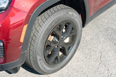 2023 Jeep Grand Cherokee Limited 4x2