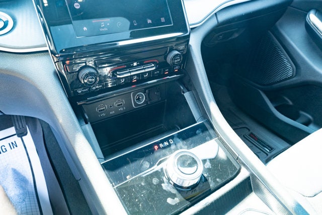 2025 Jeep Grand Cherokee Laredo X 4x4