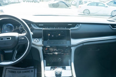 2025 Jeep Grand Cherokee Laredo X 4x4