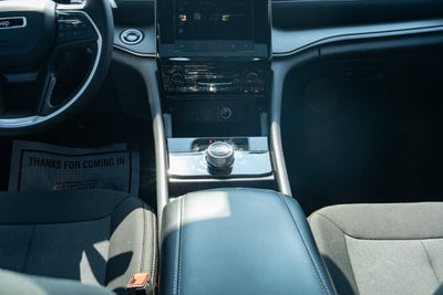 2025 Jeep Grand Cherokee Laredo X 4x4