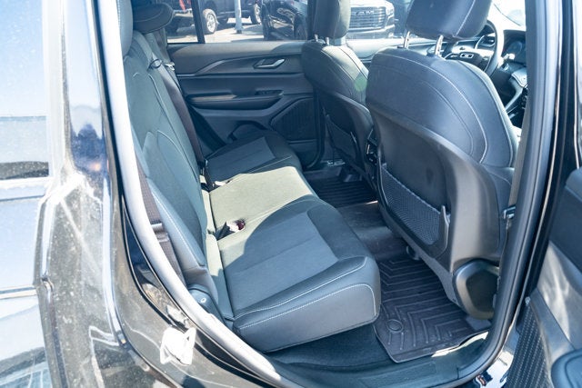 2025 Jeep Grand Cherokee Laredo X 4x4