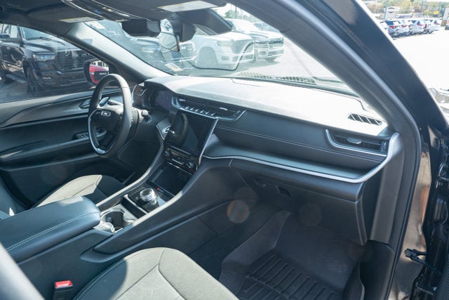 2025 Jeep Grand Cherokee Laredo X 4x4