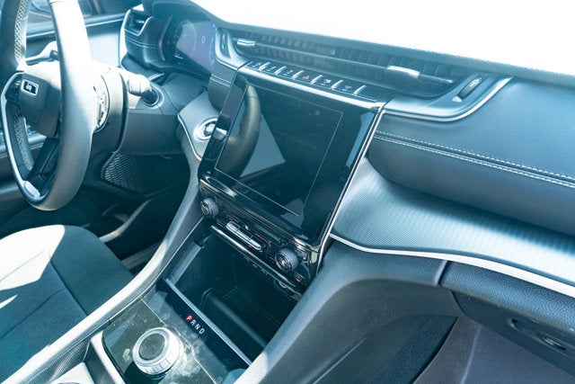 2025 Jeep Grand Cherokee Laredo X 4x4