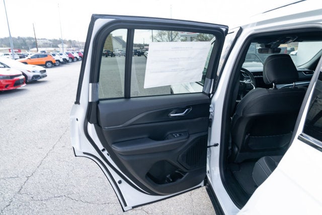 2026 Jeep Grand Cherokee GRAND CHEROKEE LAREDO X 4X4