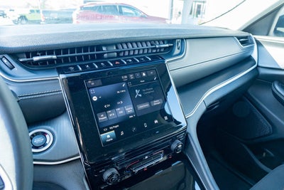 2024 Jeep Grand Cherokee Laredo 4x4