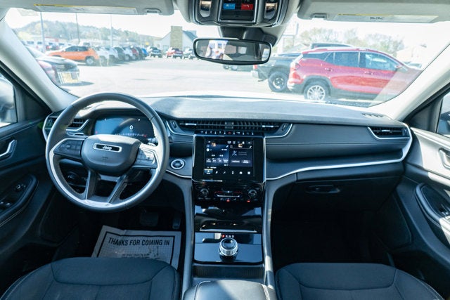 2024 Jeep Grand Cherokee Laredo 4x4