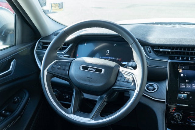 2024 Jeep Grand Cherokee Laredo 4x4