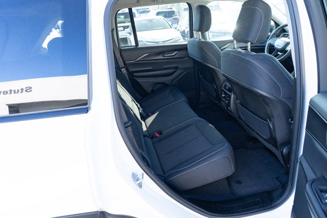 2024 Jeep Grand Cherokee Laredo 4x4