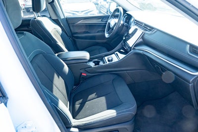 2024 Jeep Grand Cherokee Laredo 4x4