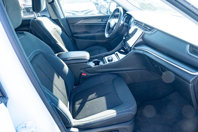 2024 Jeep Grand Cherokee Laredo 4x4