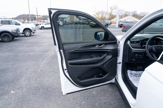 2025 Jeep Grand Cherokee Laredo X 4x4