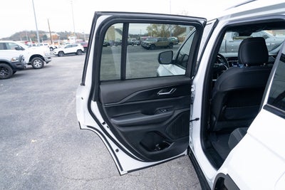 2025 Jeep Grand Cherokee Laredo X 4x4