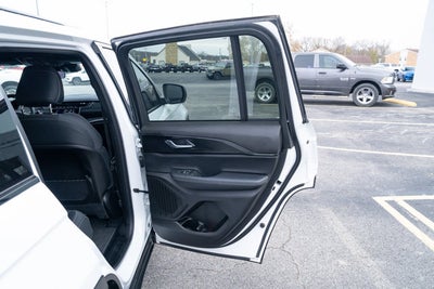 2025 Jeep Grand Cherokee Laredo X 4x4