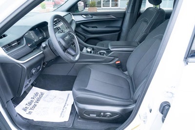 2025 Jeep Grand Cherokee Laredo X 4x4