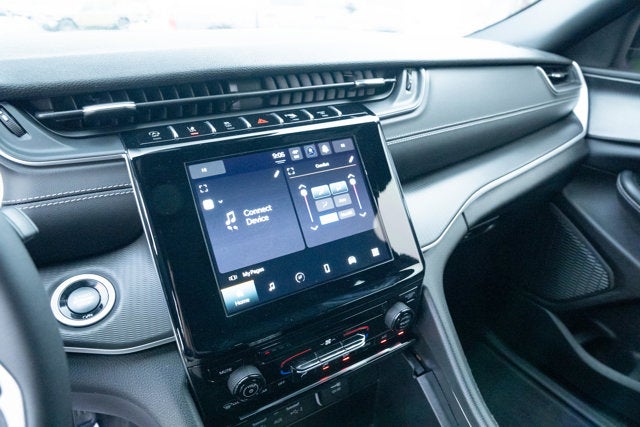 2025 Jeep Grand Cherokee Laredo X 4x4