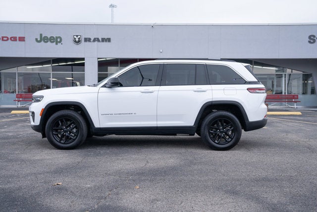 2025 Jeep Grand Cherokee Laredo X 4x4