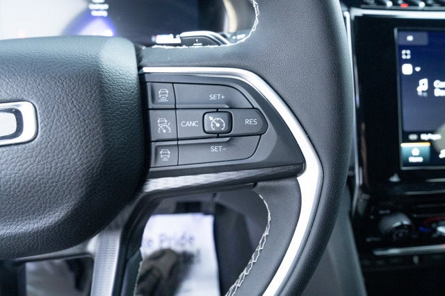 2025 Jeep Grand Cherokee Laredo X 4x4