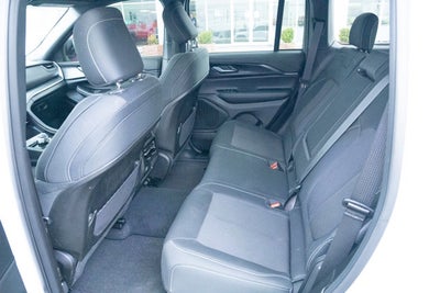 2025 Jeep Grand Cherokee Laredo X 4x4