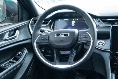 2025 Jeep Grand Cherokee Laredo X 4x4