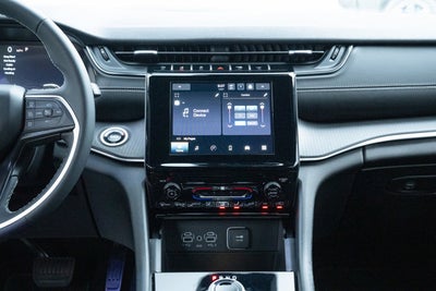 2025 Jeep Grand Cherokee Laredo X 4x4