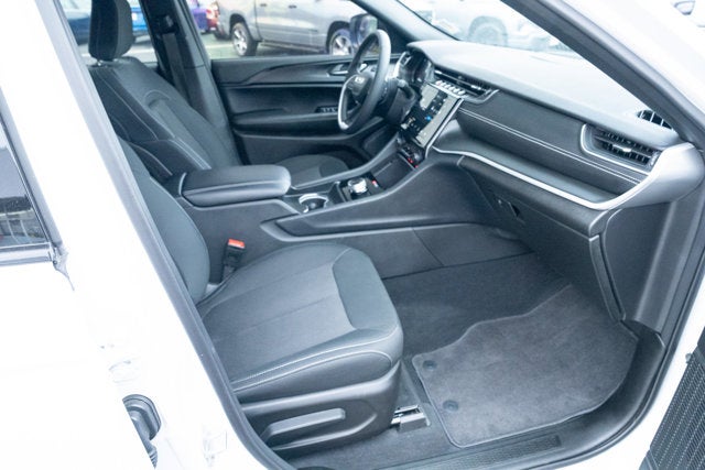 2025 Jeep Grand Cherokee Laredo X 4x4