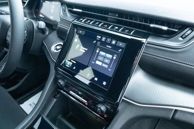 2025 Jeep Grand Cherokee Laredo X 4x4