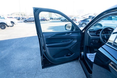 2023 Jeep Grand Cherokee L Laredo 4x4