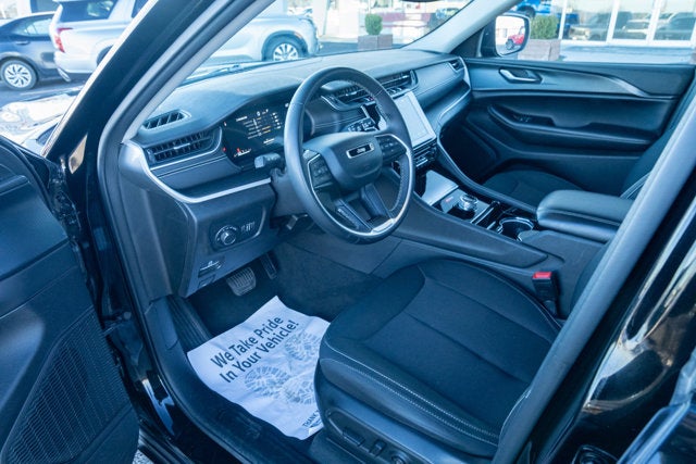 2023 Jeep Grand Cherokee L Laredo 4x4