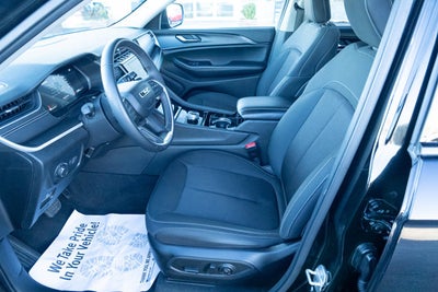 2023 Jeep Grand Cherokee L Laredo 4x4