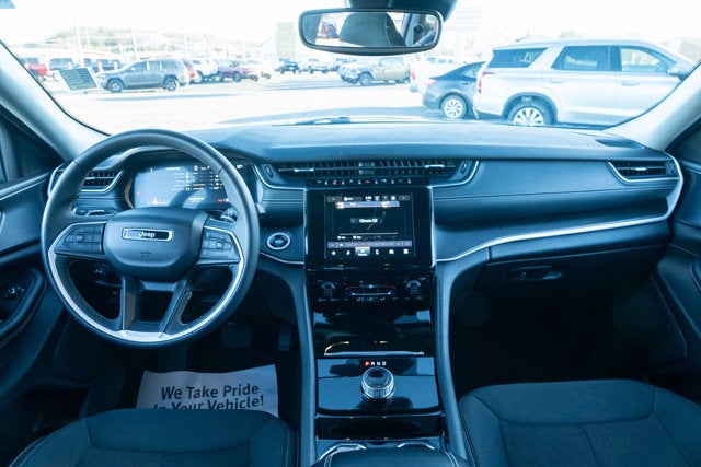 2023 Jeep Grand Cherokee L Laredo 4x4