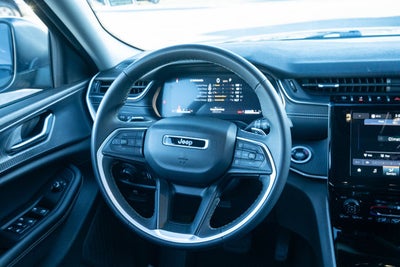 2023 Jeep Grand Cherokee L Laredo 4x4