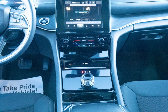 2023 Jeep Grand Cherokee L Laredo 4x4