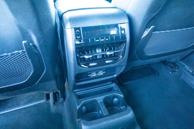 2023 Jeep Grand Cherokee L Laredo 4x4