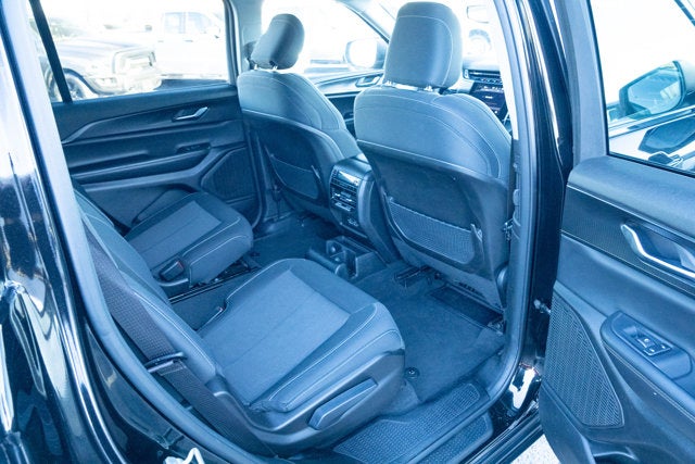 2023 Jeep Grand Cherokee L Laredo 4x4