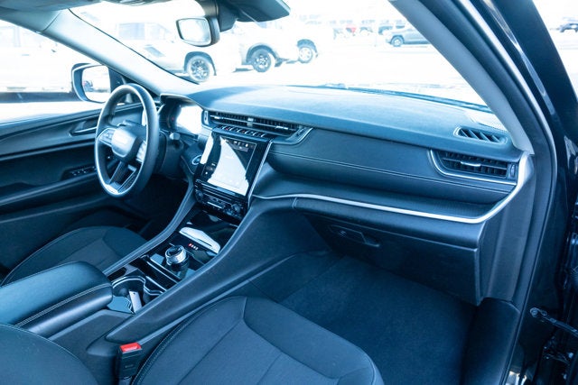 2023 Jeep Grand Cherokee L Laredo 4x4