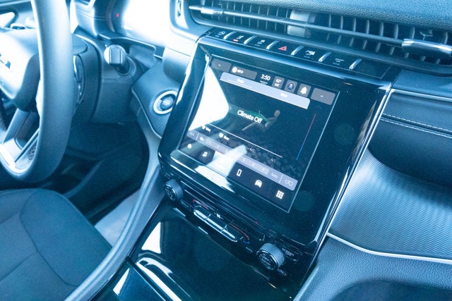 2023 Jeep Grand Cherokee L Laredo 4x4