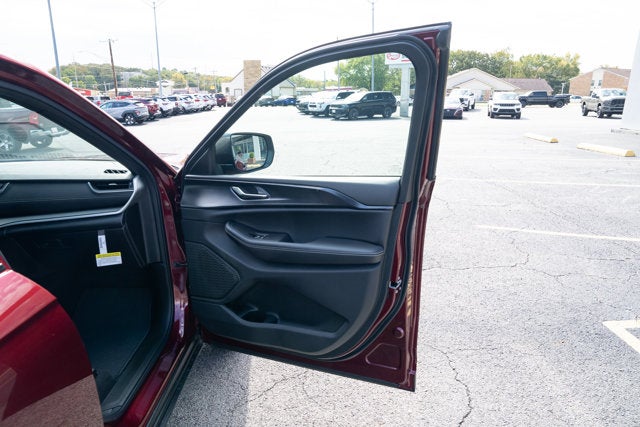 2025 Jeep Grand Cherokee GRAND CHEROKEE L LAREDO X 4X4