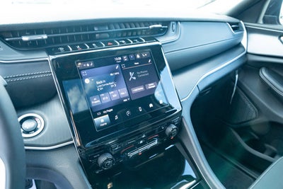 2025 Jeep Grand Cherokee GRAND CHEROKEE L LAREDO X 4X4