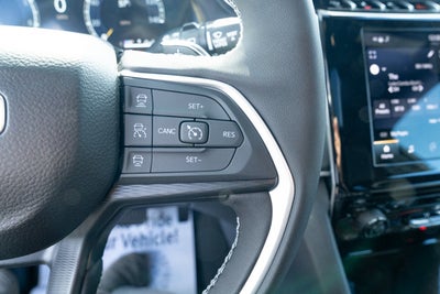 2025 Jeep Grand Cherokee GRAND CHEROKEE L LAREDO X 4X4