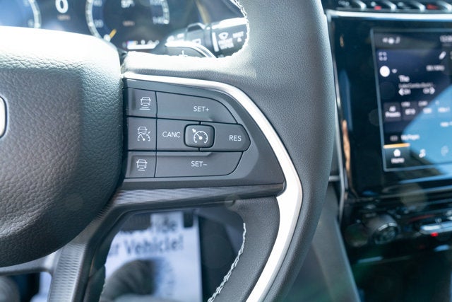 2025 Jeep Grand Cherokee GRAND CHEROKEE L LAREDO X 4X4