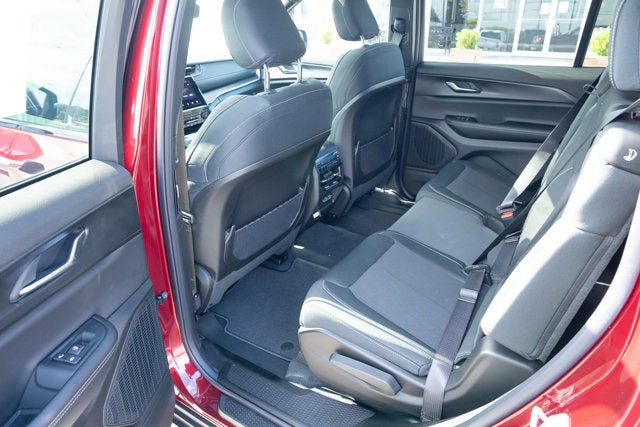 2025 Jeep Grand Cherokee GRAND CHEROKEE L LAREDO X 4X4